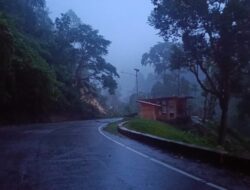 Waspada! Longsor di Sumbar Putuskan Akses Jalan Utama Solok-Padang dan Padang-Bukittinggi