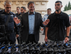 Langkah Kontroversial Israel: 300 Ribu Warga Yerusalem Kini Bisa Ajukan Izin Senjata Api